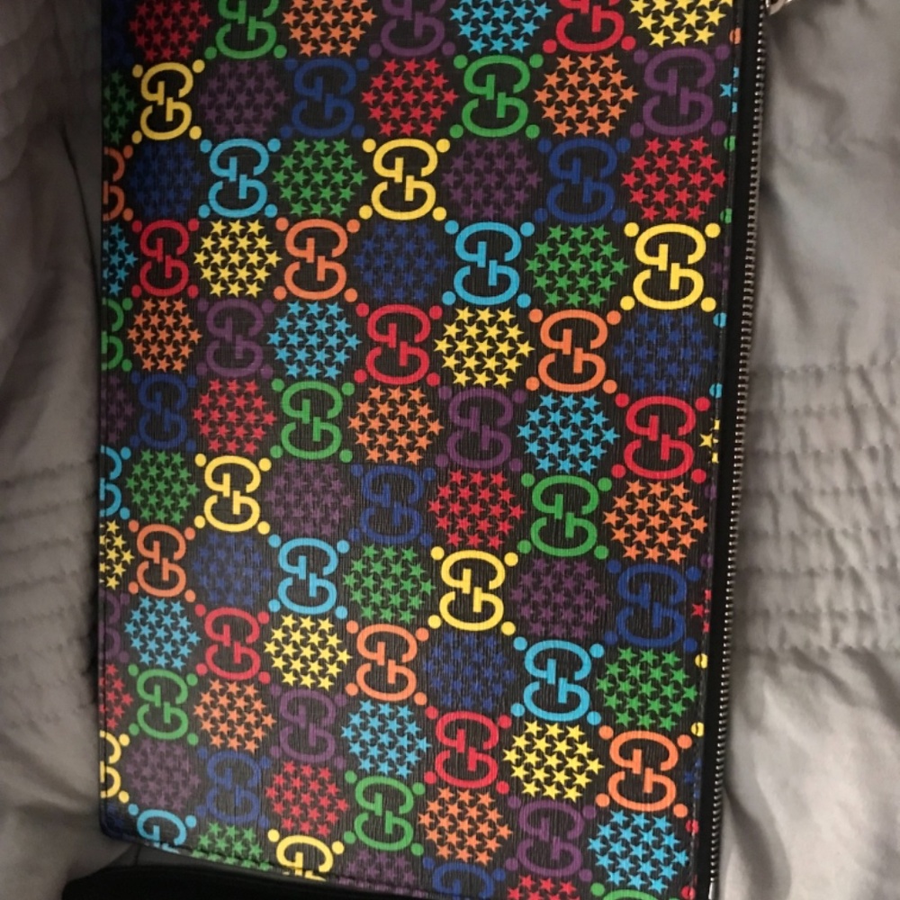 Gucci - Picture 2 of 4